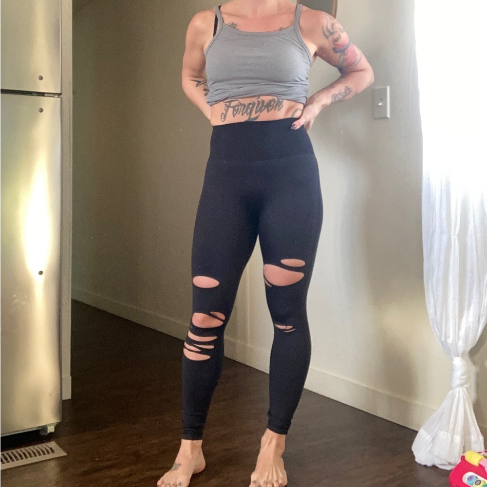 Ultra high rise back pocket leggings size small